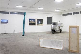 Voyage / Voyage. An Observation on the Journey to Become “Crazier, Wiser, Happier or More Desperate”