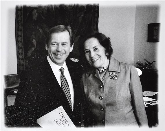 Václav Havel a Jarmila Novotná (1990) by Oldřich Škácha