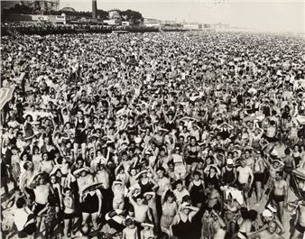 Weegee | 1,560 Artworks at Auction | MutualArt