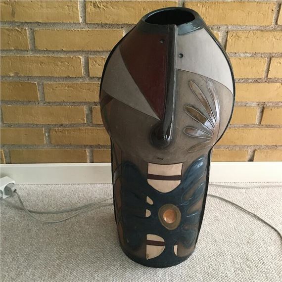 A large cheramic vase - Martha Zøllner