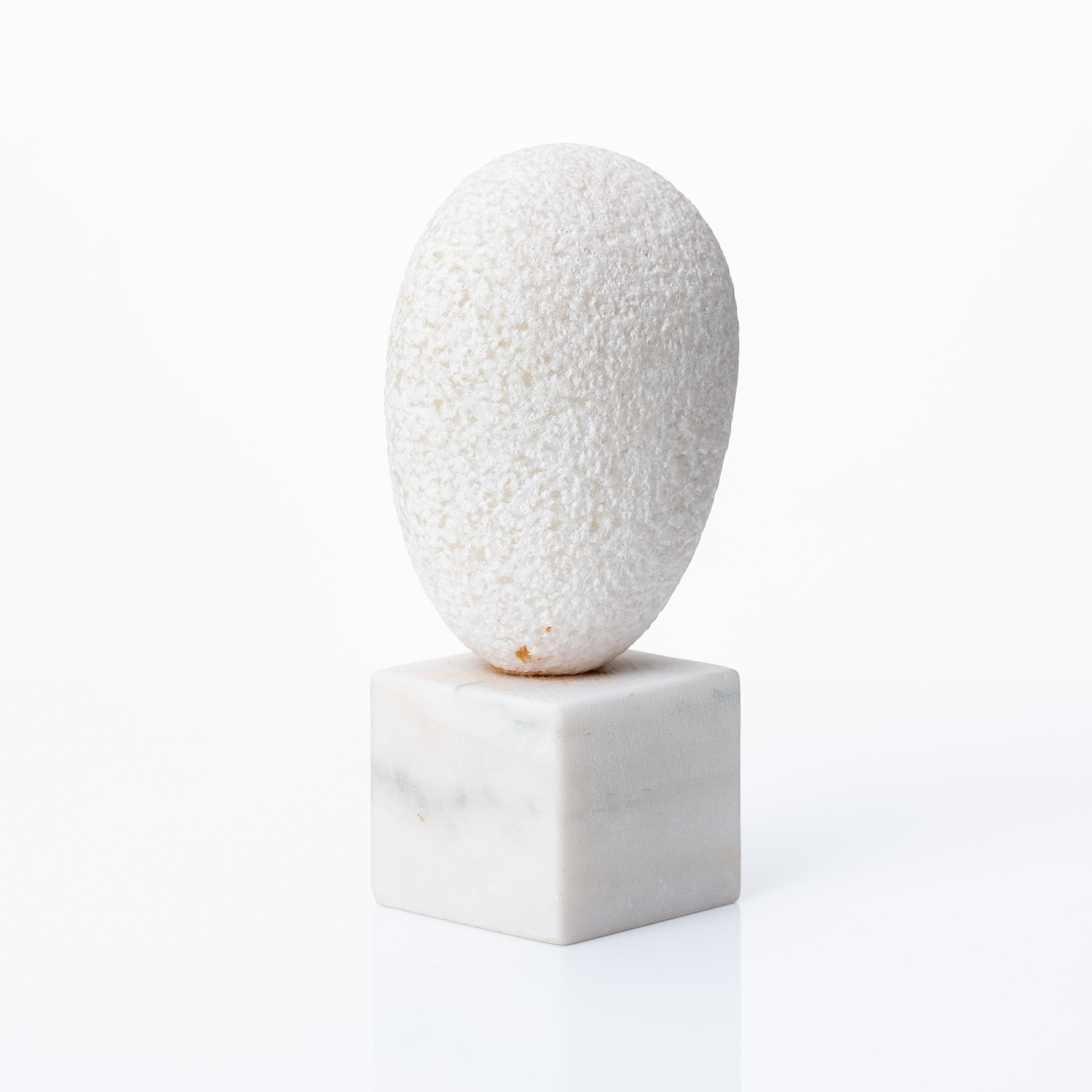 Artwork by Anna Mizak, "Kuirna", Made of sculpture, marble