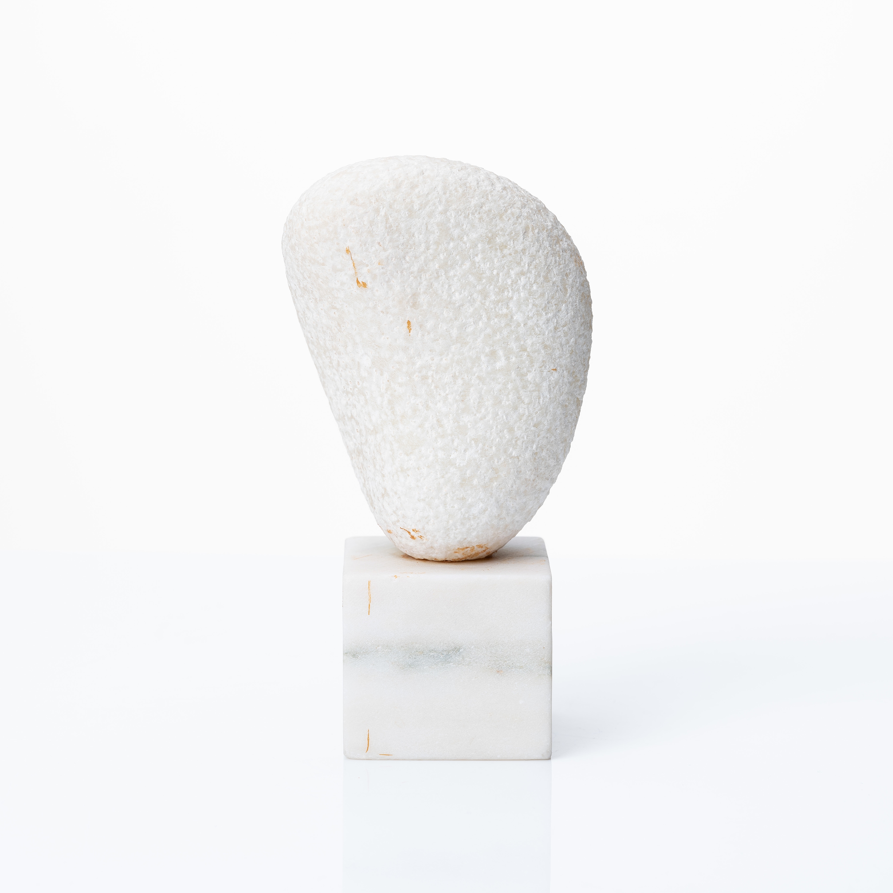 Artwork by Anna Mizak, "Kuirna", Made of sculpture, marble