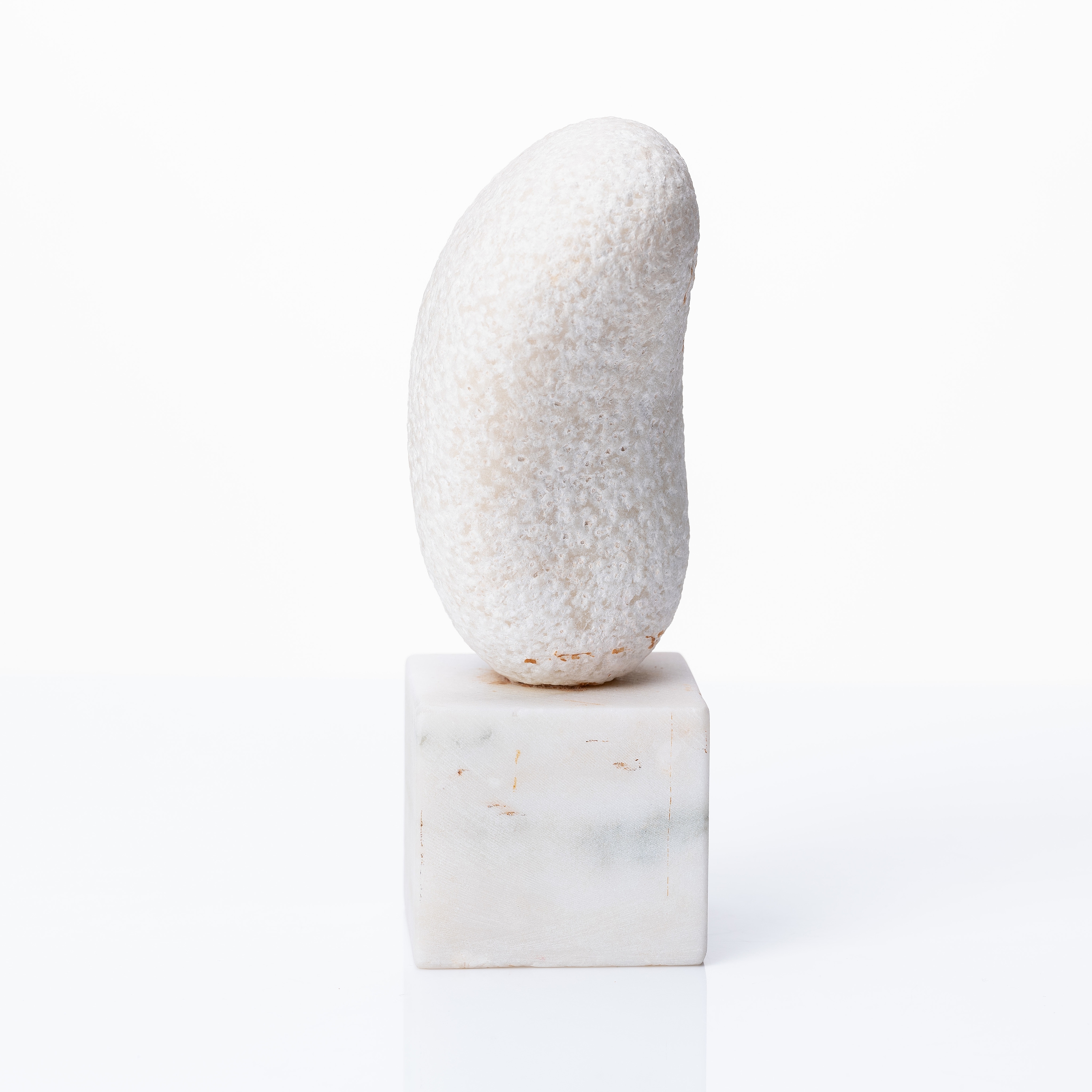 Artwork by Anna Mizak, "Kuirna", Made of sculpture, marble