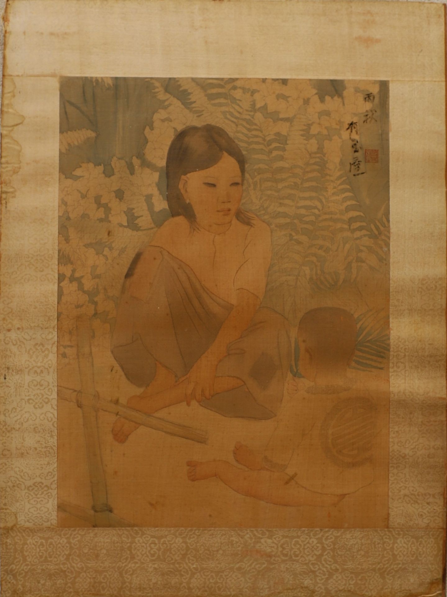 Artwork by Trinh Huu Ngoc, Woman and her child, Made of Painting on silk