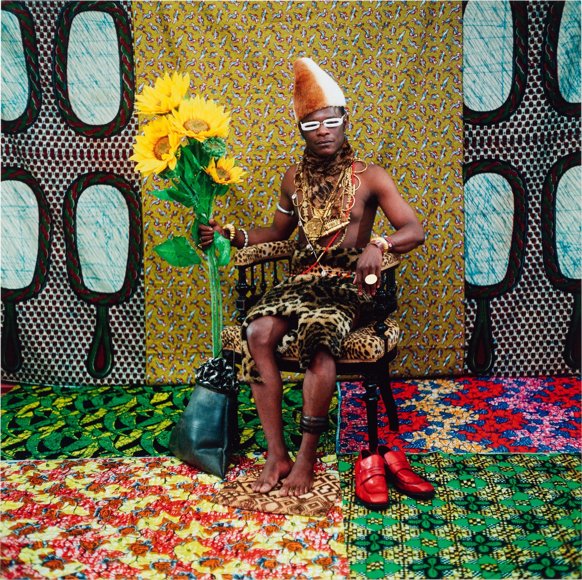 Artwork by Samuel Fosso, Le Chef: Celui a Vendu L'afrique aux Colons, Tati Series, Made of chromogenic print
