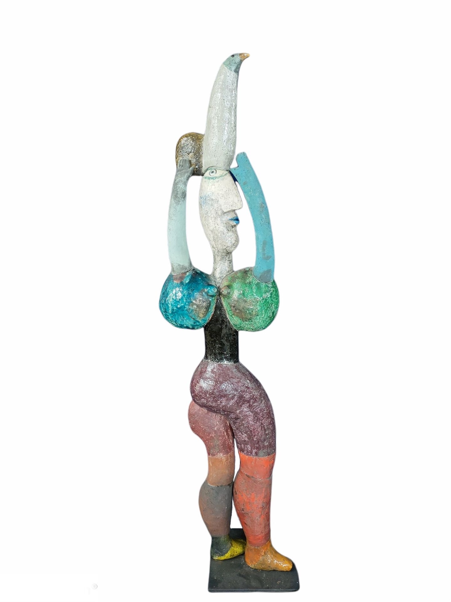 Roger Capron | Sculpture porteuse d'oiseau | MutualArt