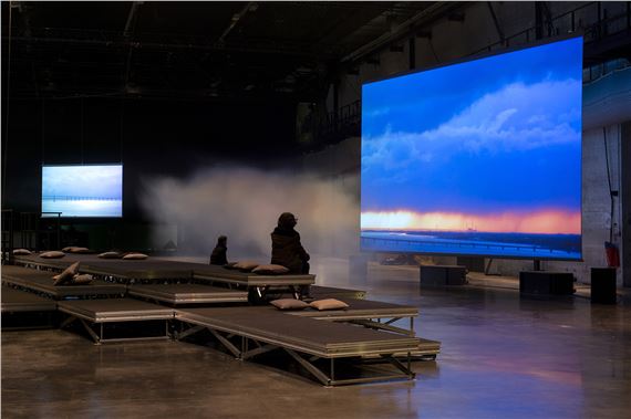 Emmanuelle Huynh & Jocelyn Cottencin: De vertical, devenir horizontal, étale - Carré d'Art, Musée d'art contemporain de Nîmes