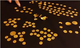 England’s Largest Anglo-Saxon Gold Coin Hoard Unearthed in Norfolk