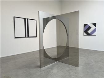Geometric Reflection - Ikon Ltd.