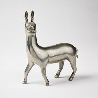 Kinesisk hind by Estrid Ericson