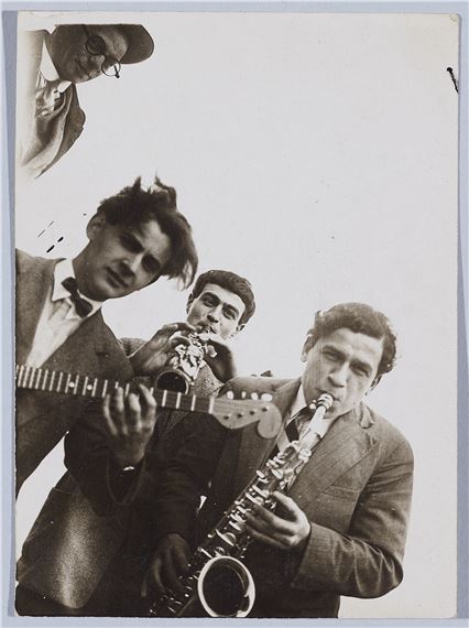 Mitglieder der Bauhaus-Kapelle mit Oskar Schlemmer, Dessau by T. Lux Feininger, circa 1928