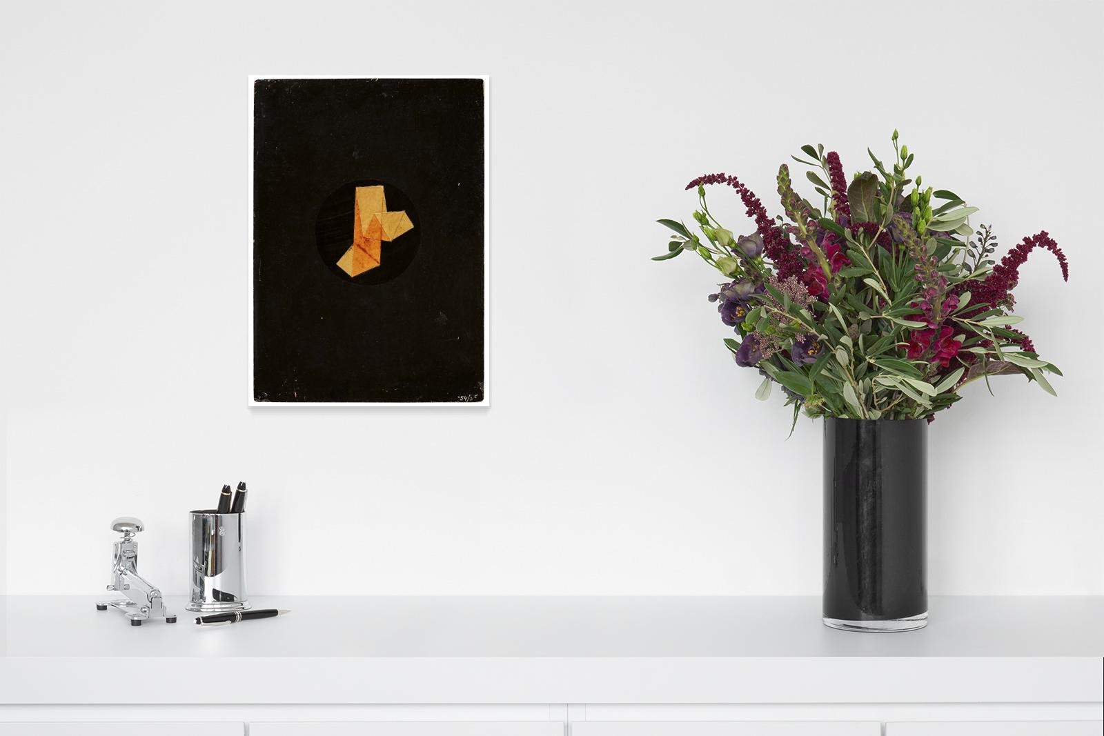 Artwork by Hermann Glöckner, Kleine rot-weiße Faltung auf Schwarz., Made of Folded Japan paper and laquer on black primed card. Verso laquer and India ink on white primer