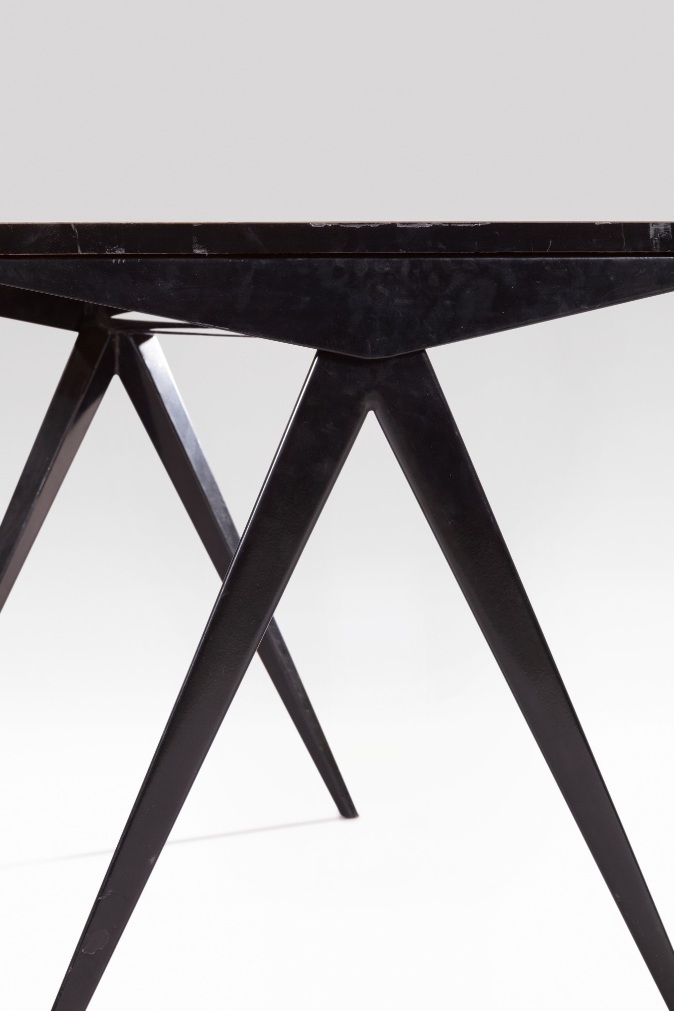 Jean Prouvé | Table cafétéria n°512 dite table compas (1953) | MutualArt