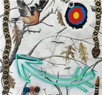 Katelyn Ledford: Plastic Smile - DUVE Berlin