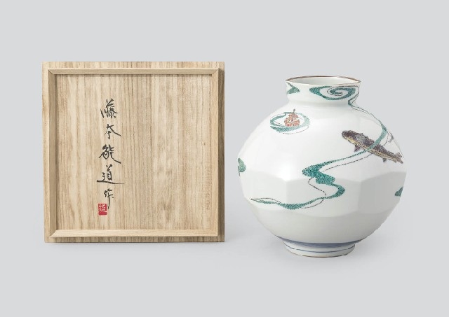 Artwork by Yoshimichi Fujimoto, Jar depicting fish in overglaze enamel