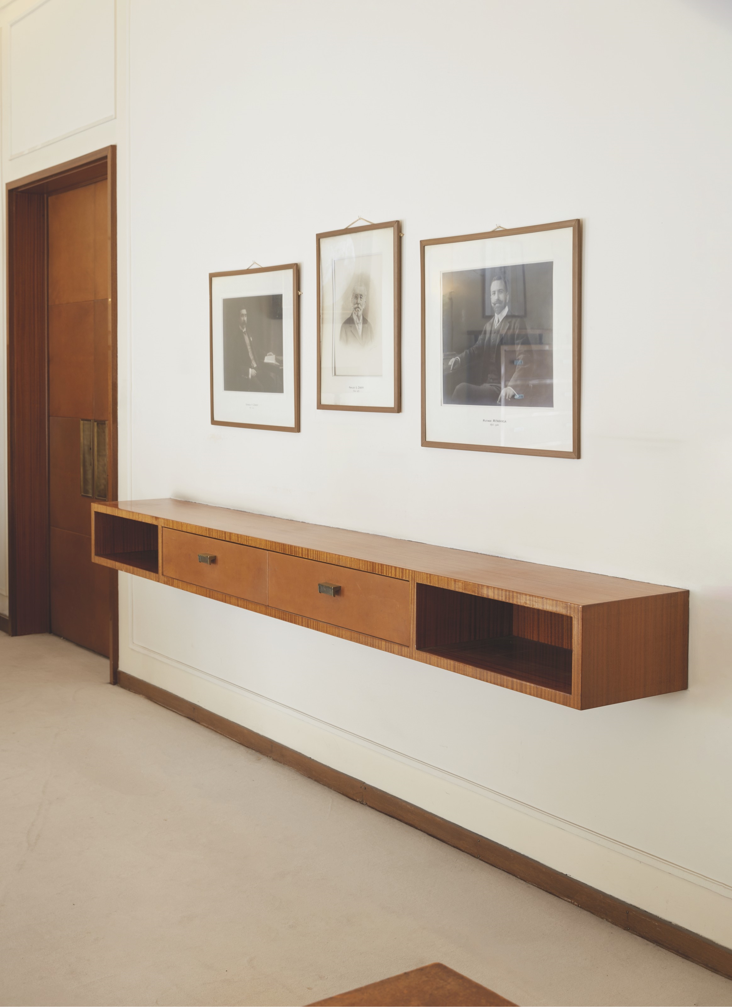 Jacques Quinet | CONSOLE SUSPENDUE | MutualArt