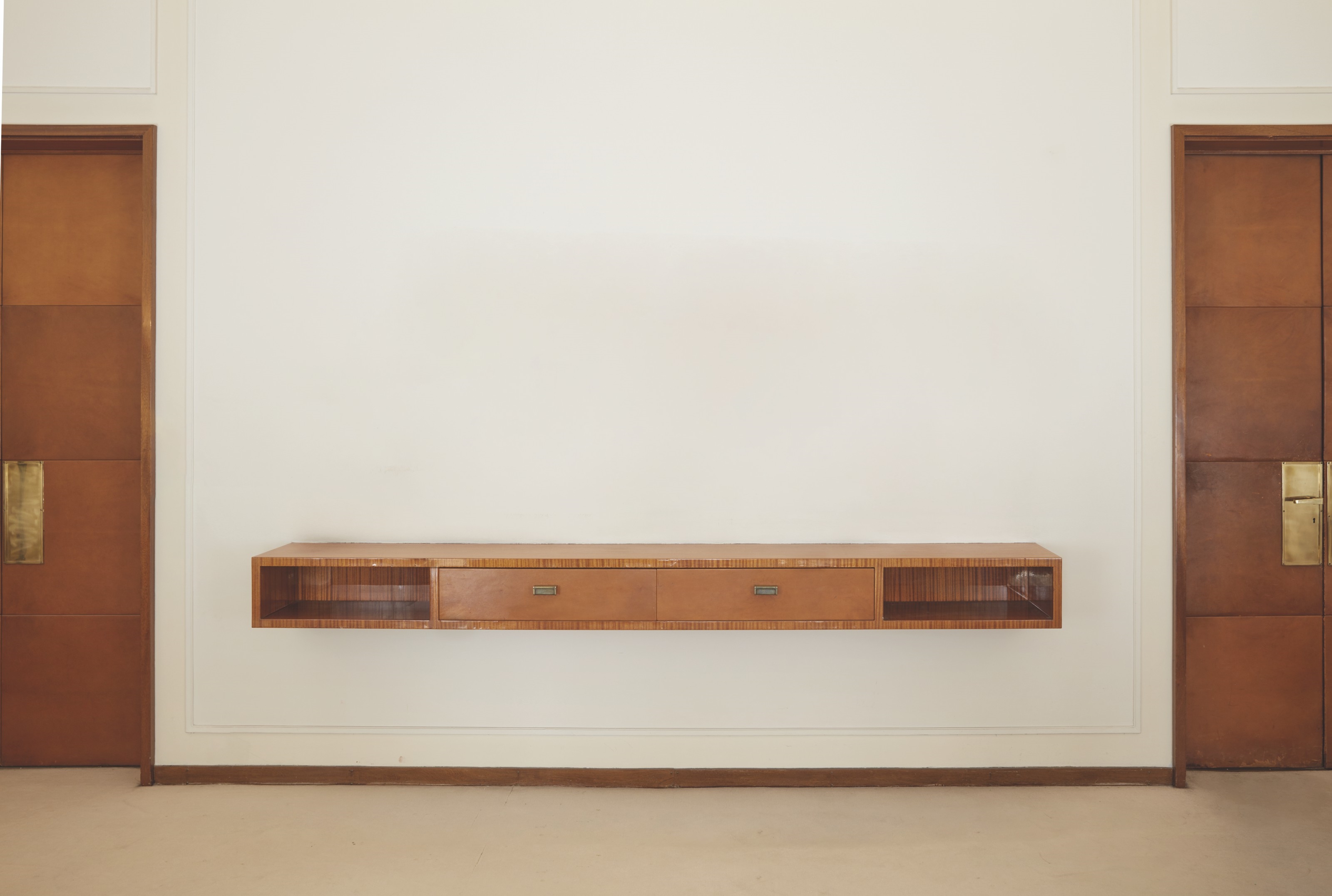 Jacques Quinet | CONSOLE SUSPENDUE | MutualArt
