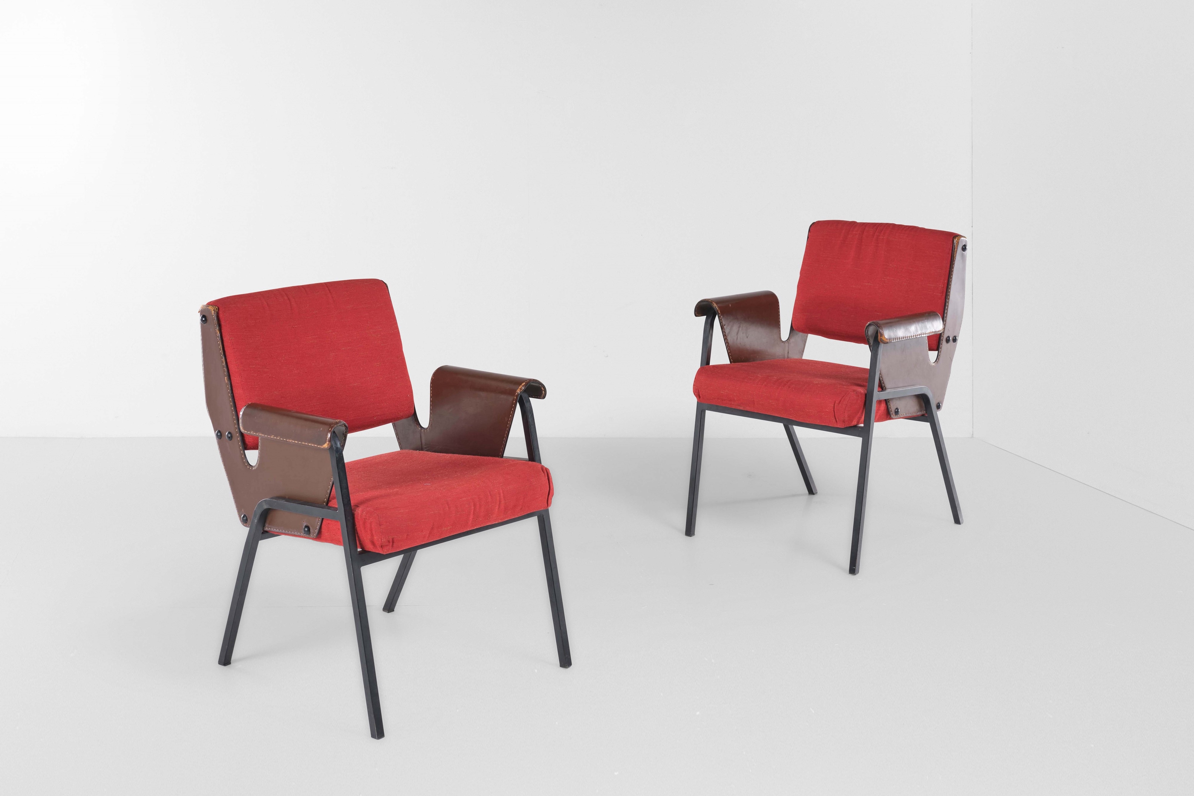 Artwork by Gustavo Pulitzer Finali, Due poltrone mod, Made of metal structure and fabric upholstery