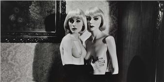 Helmut Newton: Muses - Andrea Caratsch Gallery, St. Moritz