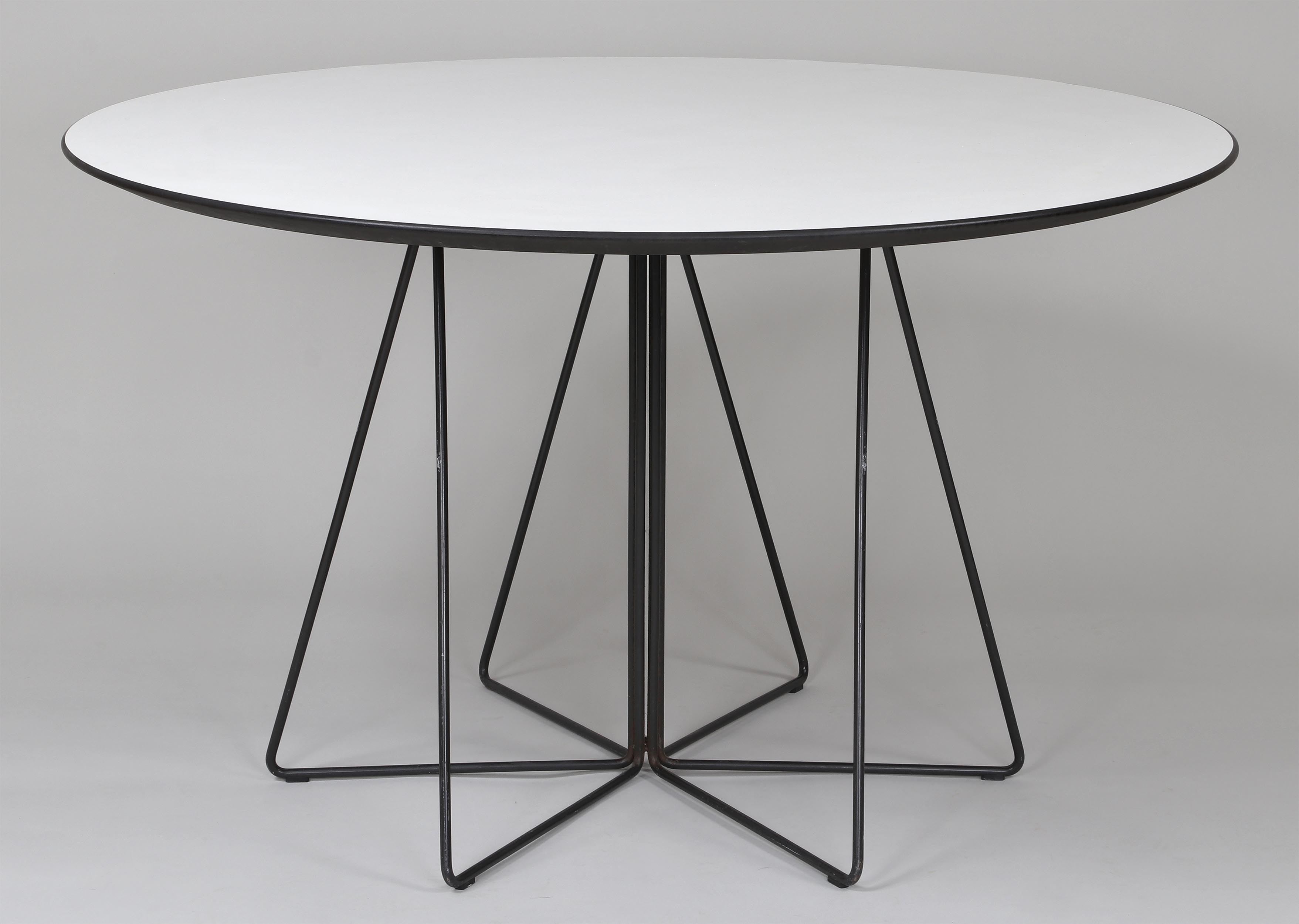 Massimo Vignelli | Knoll paperclip table by LELLA and MASSIMO VIGNELLI ...