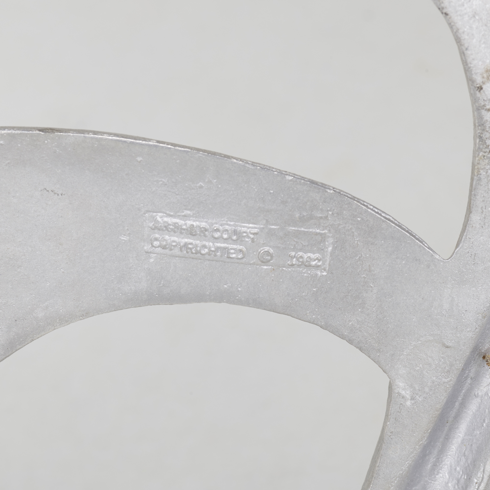 Artwork by Arthur Court, Monumental palm tree, Made of aluminum