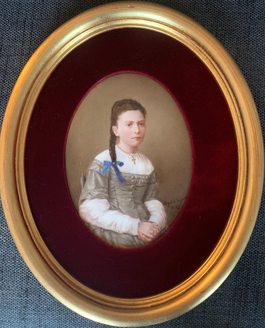 Artwork by Angèle de Lagarde, Two portraits of young girls, Made of paintings on porcelain