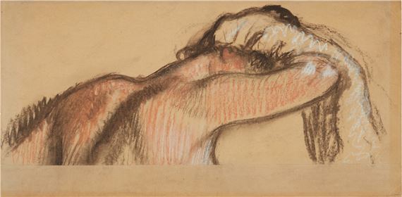 Après le bain, femme s'essuyant