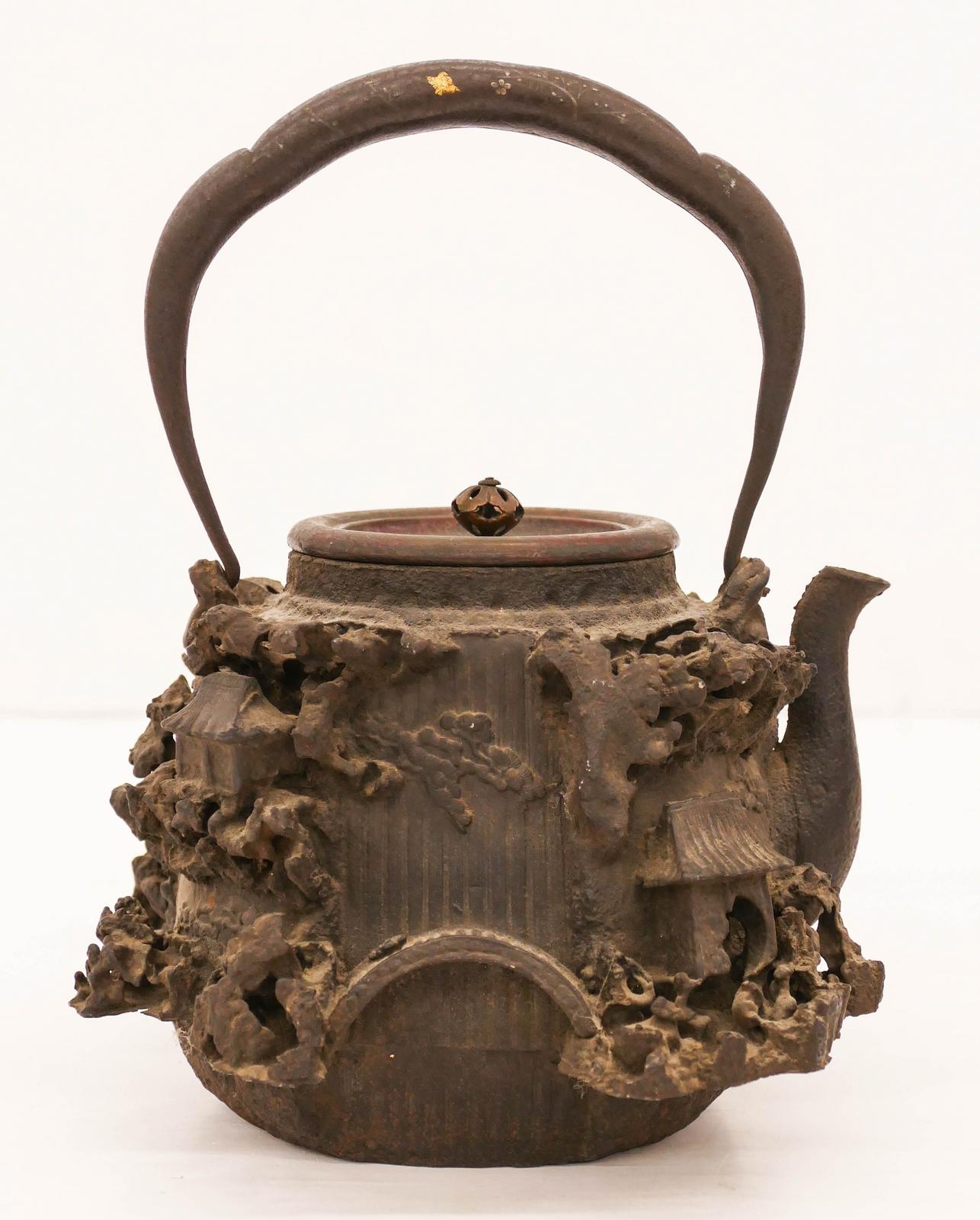 Artwork by Kinryudo, JAPANESE DECORATED CAST IRON TETSUBIN KETTLE, Made of Cast Iron
