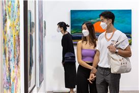Pandemic Woes for Art Fairs