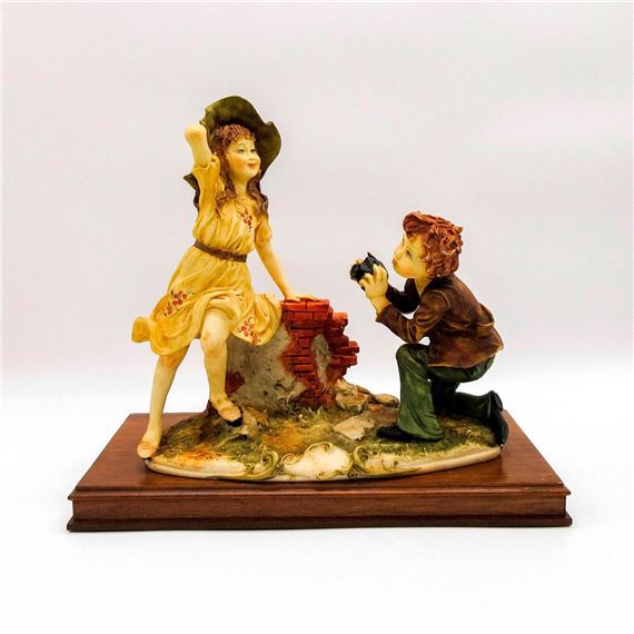 FIGURINE, THE PHOTOGRAPHER by Giuseppe Armani