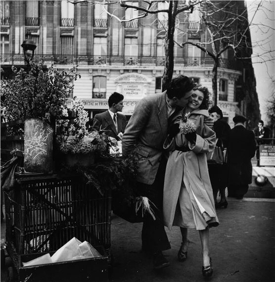 Les Amoureux aux Poireaux by Robert Doisneau, 1950