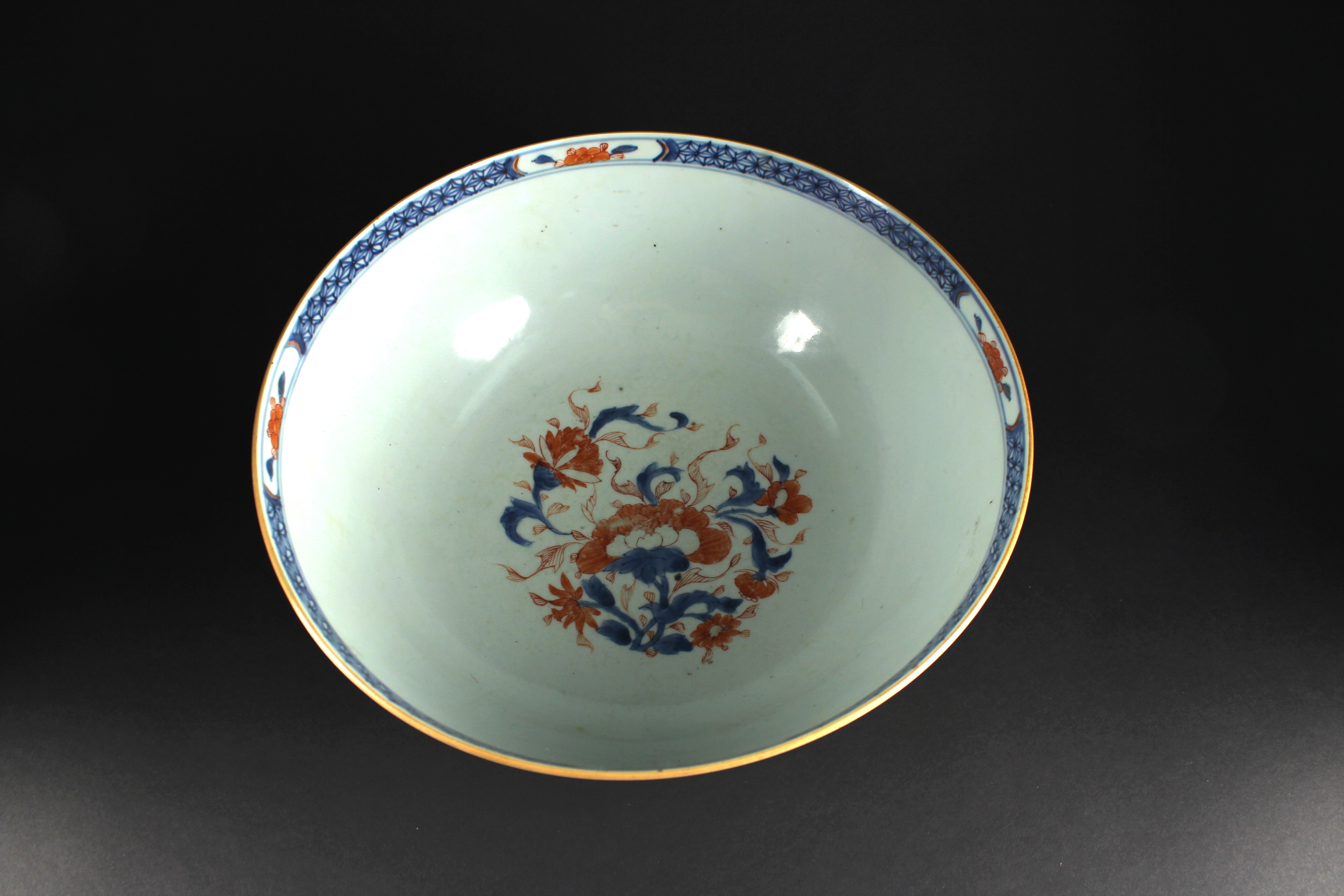 Kangxi Period | 清康熙中国伊万里青花矾红描金牡丹纹大碗Diameter 