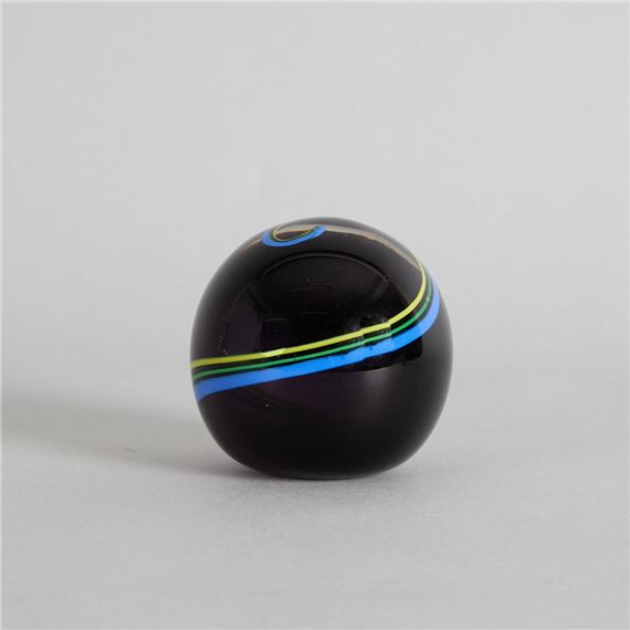 Peter Raos | A Peter Raos Art Glass Paperweight (1991) | MutualArt