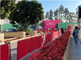 The 10 Best Booths at Frieze Los Angeles 2022, from Stunning Stone Piles to Menacing Thank You’s