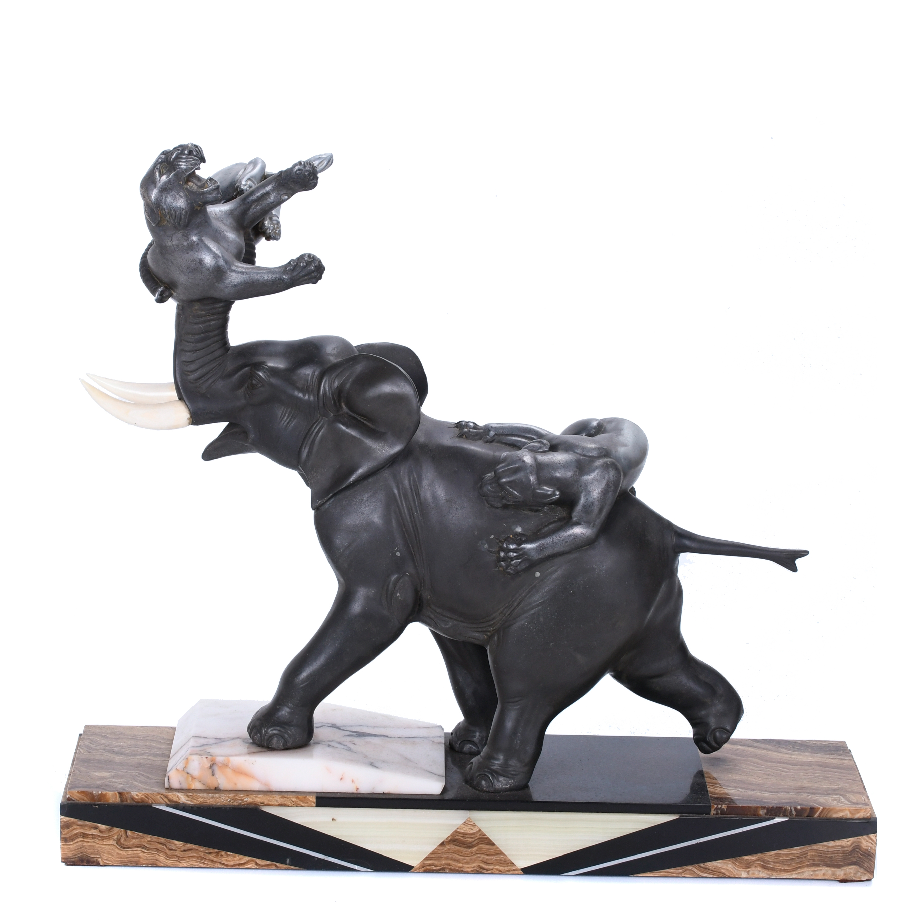 Irénée Rochard | ELEFANTE ATACADO POR LEONES | MutualArt