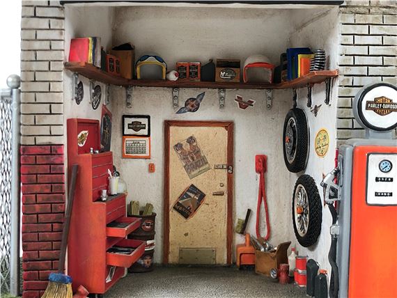 Franklin Mint | HARLEY-DAVIDSON SOFTAIL GARAGE (2002) | MutualArt