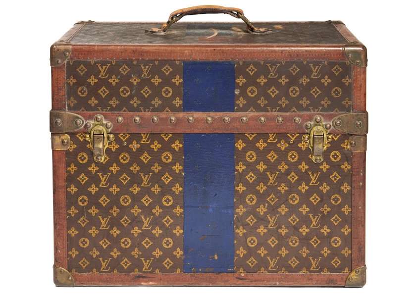 Sold at Auction: Louis VUITTON Valise semi rigide Stratos (grand