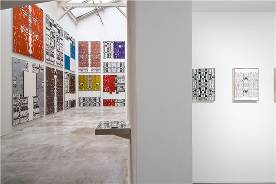 Michael Riedel: Erfolg | Exhibitions | MutualArt