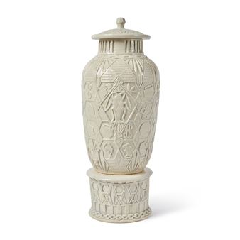 Roach Vase - Roberto Lugo