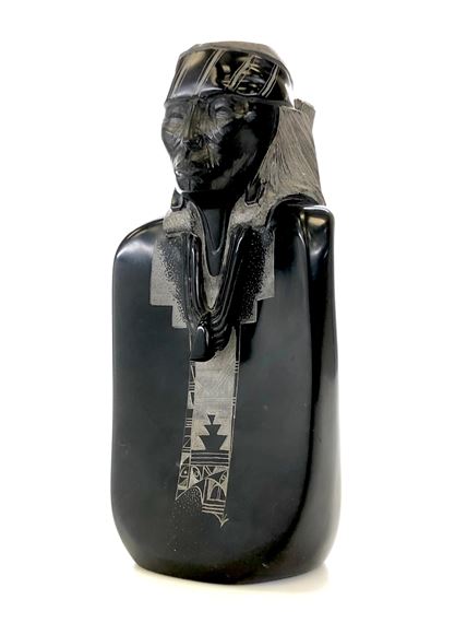 MICHAEL J CHEE NAVAJO BLACK MARBLE SCULPTURE - Michael J. Chee