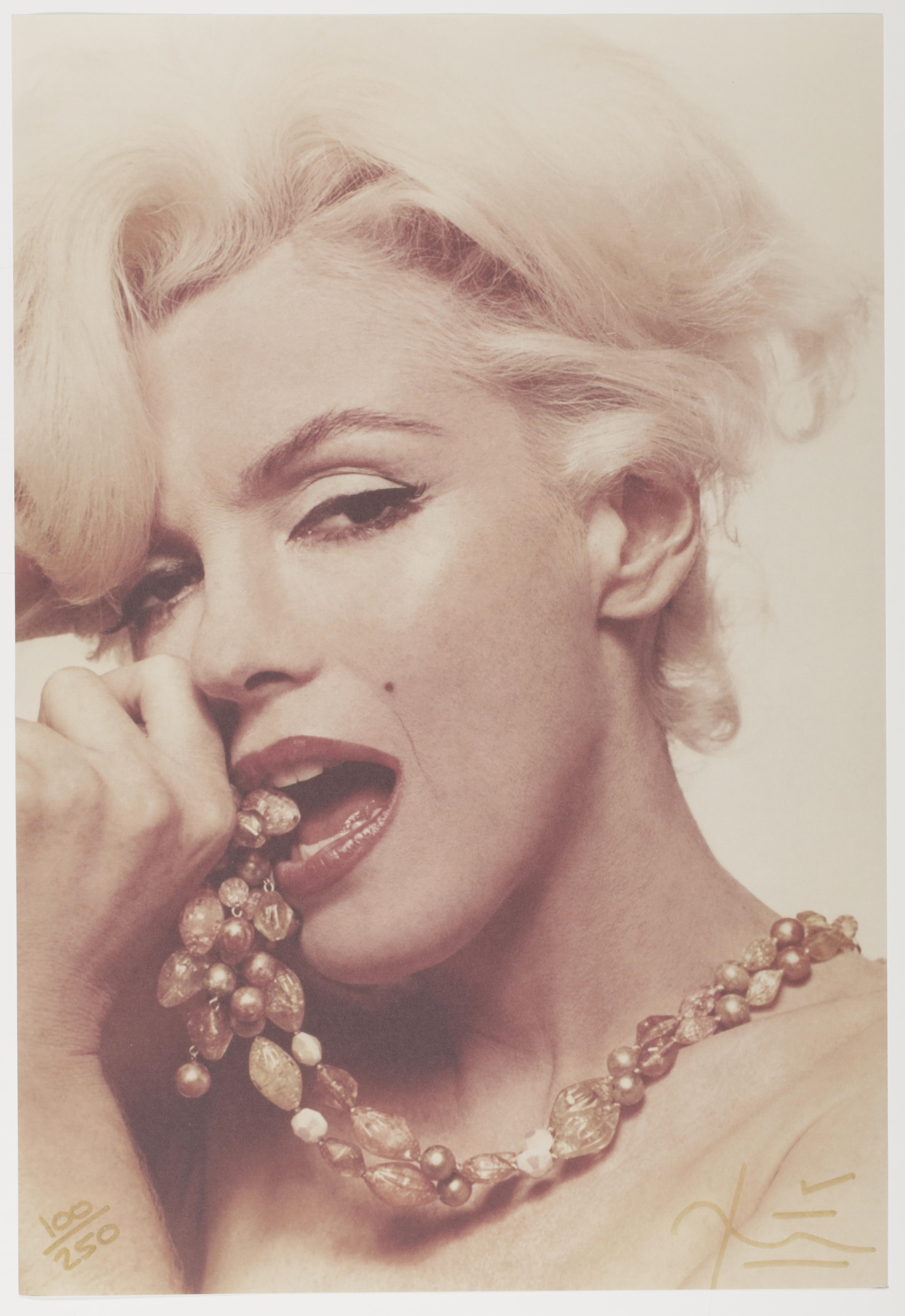 ▷ Marilyn boob falling out by Bert Stern, 2009, Photography
