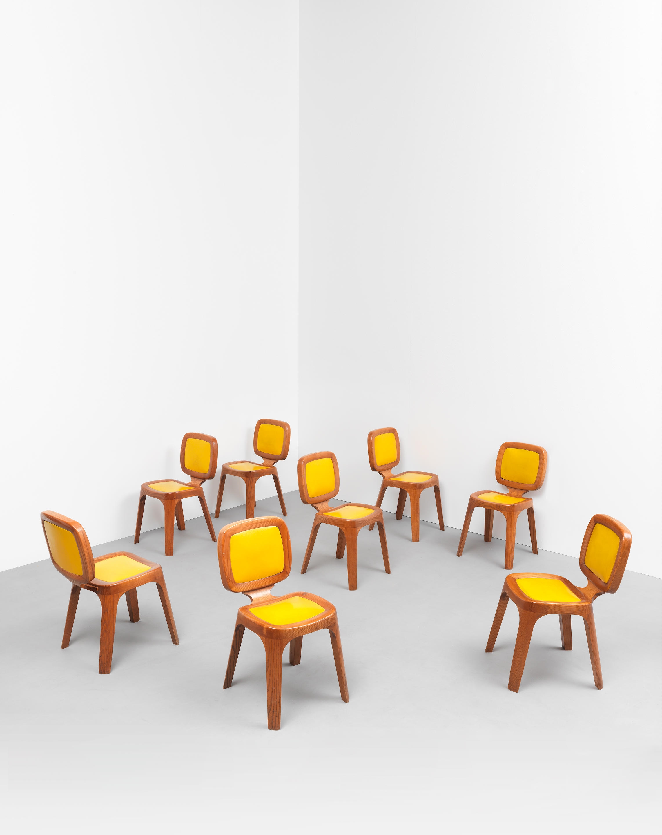 Marc Newson - TV Chair - Circa 1995 - Design Addict Chairs & stools