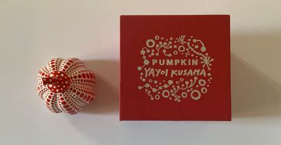 Red pumpkin by Yayoi Kusama, 2016