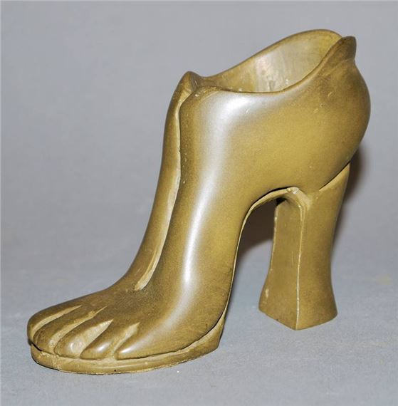 Fußschuh by Jürgen Klauke, 1977