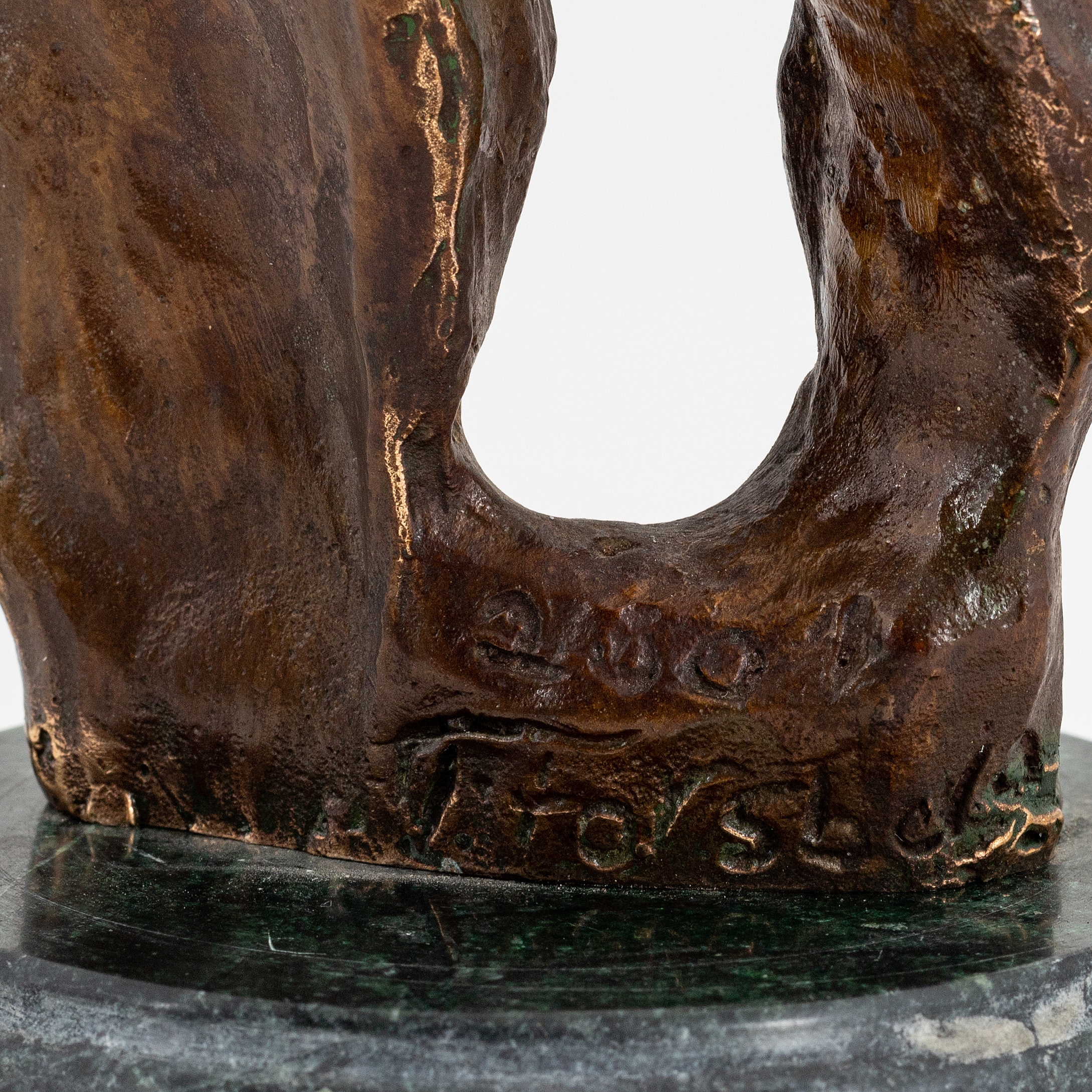 Artwork by Torbjörn Forsberg, Moose cow with calf, Made of Bronze