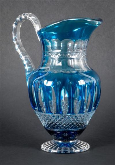 "TOMMY" model  Broc in cut crystal and blue colored