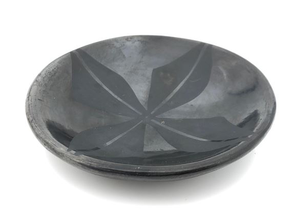 MARIA MARTINEZ & SANTANA MARTINEZ SAN ILDEFONSO PUEBLO GUNMETAL PLATE by Maria Montoya Martinez, Santana Roybal Martinez, 1943-1956