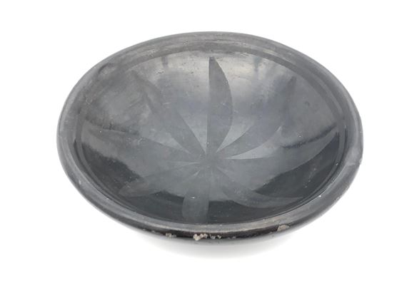 MARIA MARTINEZ & JULIAN MARTINEZ SAN ILDEFONSO PUEBLO GUNMETAL PLATE by Maria Montoya Martinez, Julian Martinez, 1925-1943