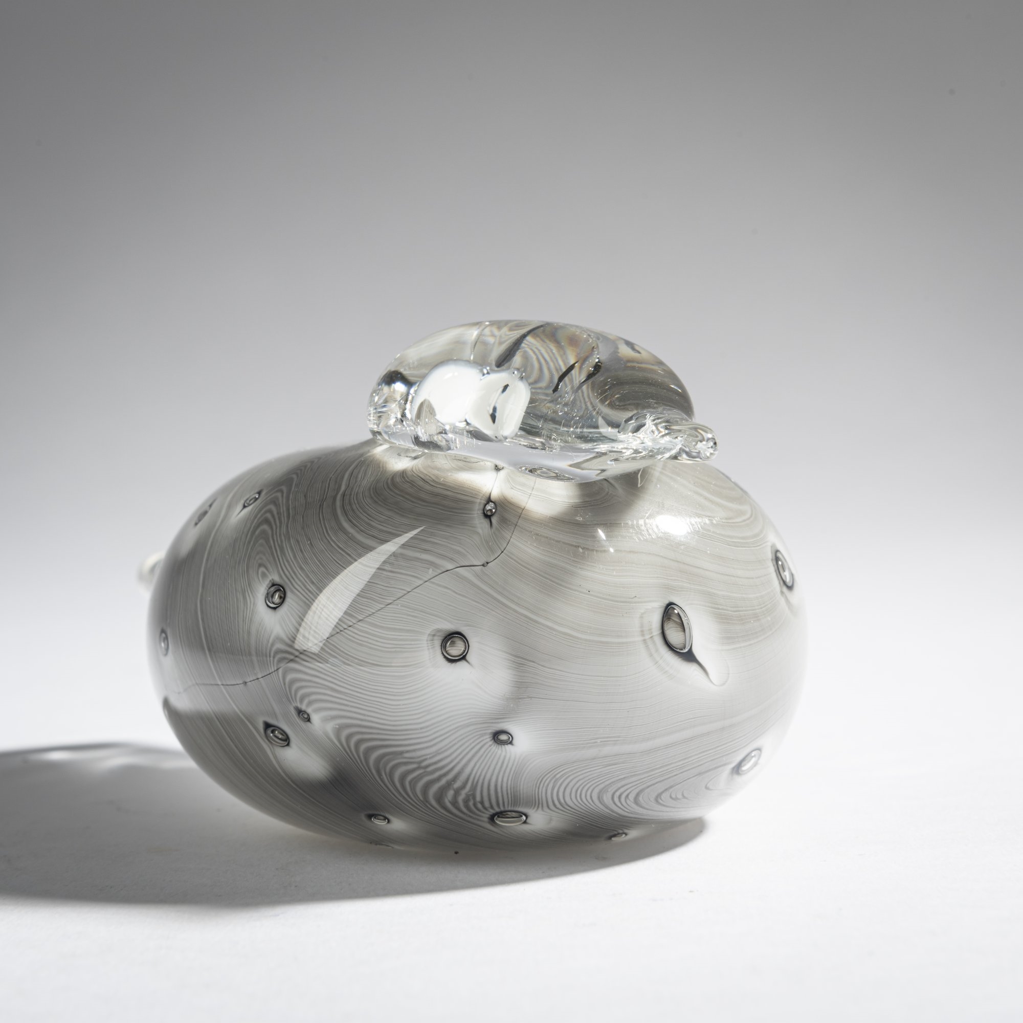 Artwork by Oiva Toikka, Untuviklo, Made of Cased glass