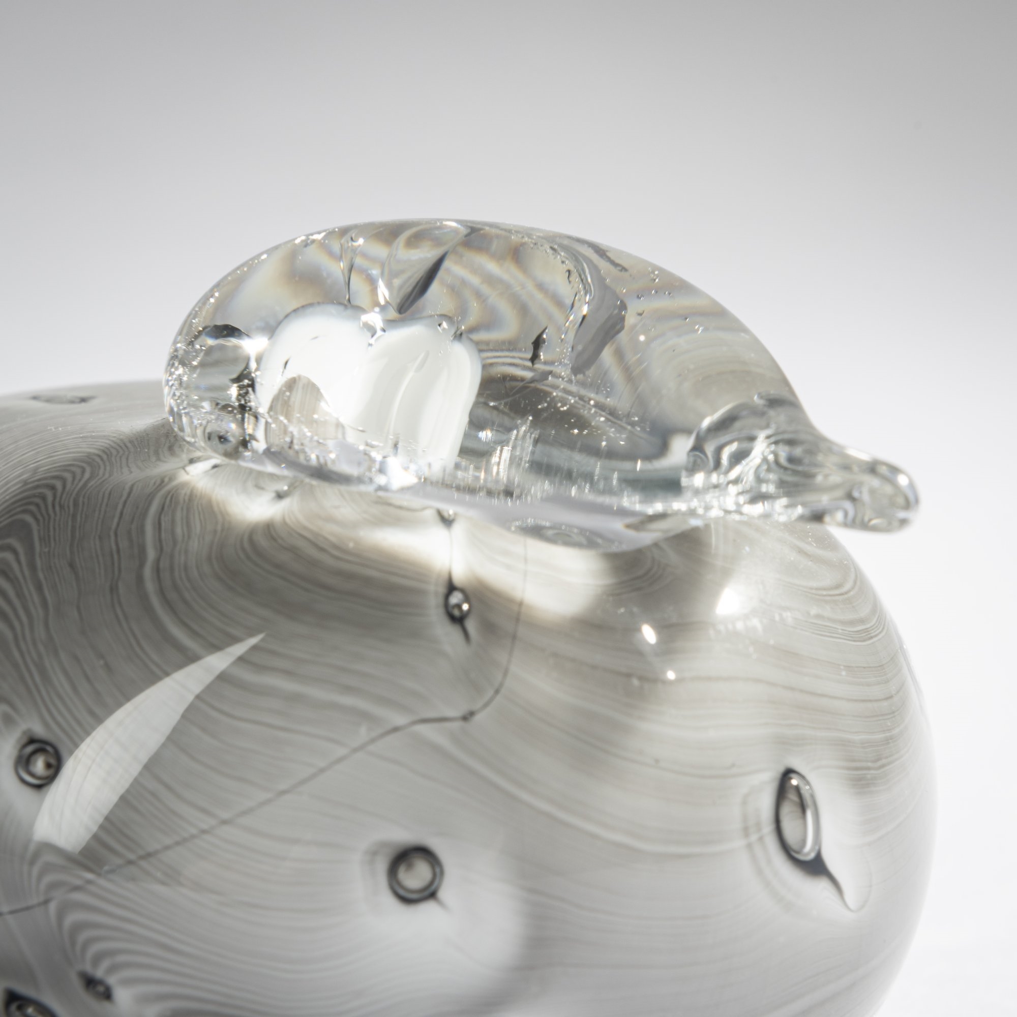 Artwork by Oiva Toikka, Untuviklo, Made of Cased glass